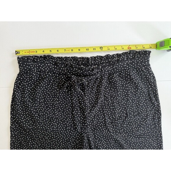 Torrid 5 Inch Pull-On Studio Luxe Mid-Rise Paperbag Waist Short Size 1 XL Black - Picture 11 of 11